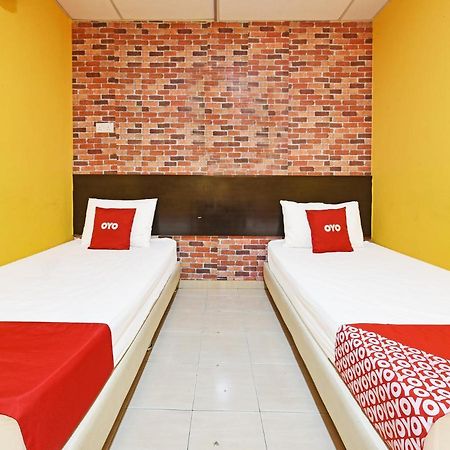 Oyo 90363 Nyamanya Inn Куантан Екстер'єр фото